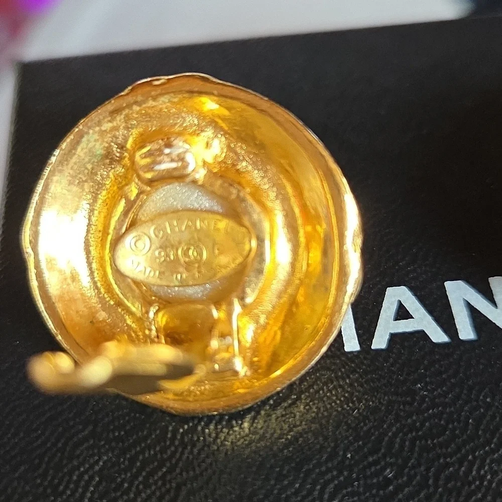 Chanel‎ CC Coco Mark 4-Tow Pearl Vintage Clip Earrings (24k Gold Plated)
